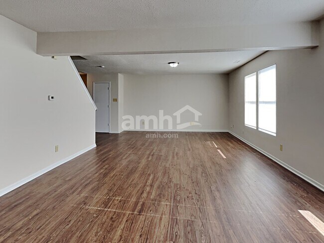 Building Photo - 8459 Wanda Lake Dr