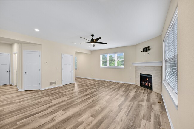Building Photo - 2905 N 186th St