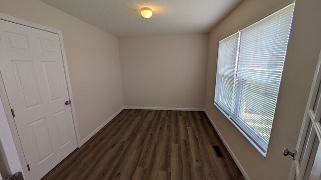 Foto del edificio - 4BR/2.5BA Middletown Home - Study with French Doors - Pond View