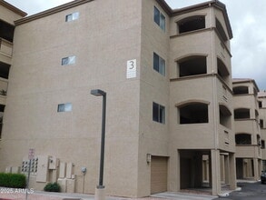 Building Photo - 920 E Devonshire Ave