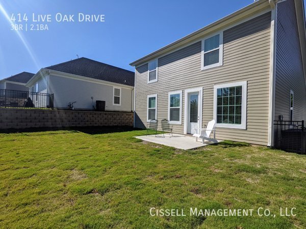 Building Photo - 414 Live Oak Dr