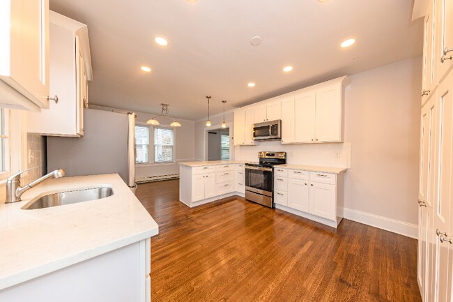Foto del edificio - 228 N Sycamore St