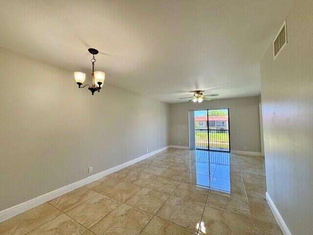 Foto principal - 21905 Lake Forest Cir