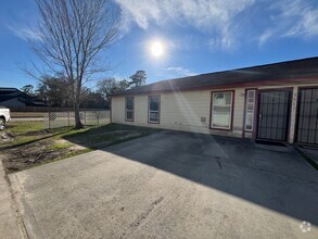 Building Photo - 8146 Cabot St