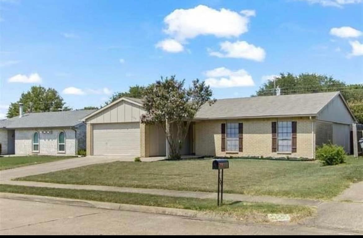 Fully remodeled home, updated less than two years ago - 537 Hanover Dr