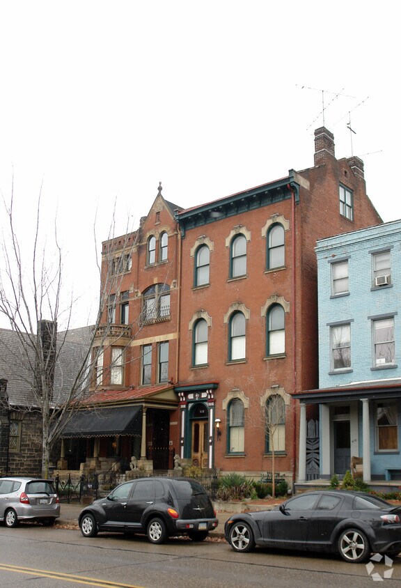 Building Photo - 412 W North Ave