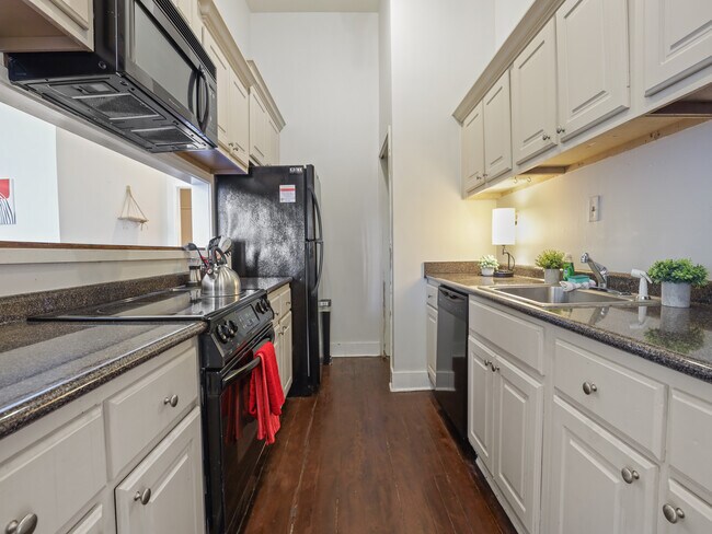 Foto del edificio - 66 S Front St