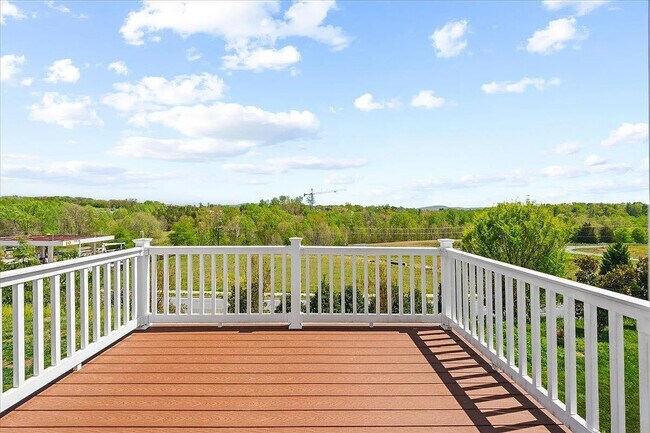Building Photo - 2065 Elm Tree Ct