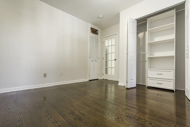 Building Photo - 342 Pavonia Ave