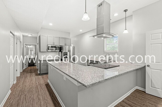Foto del edificio - 2345 N Kenwood Ave