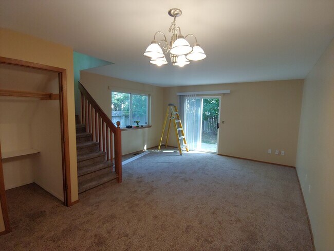 Foto del edificio - Remodeled Duplex - Midtown CDA