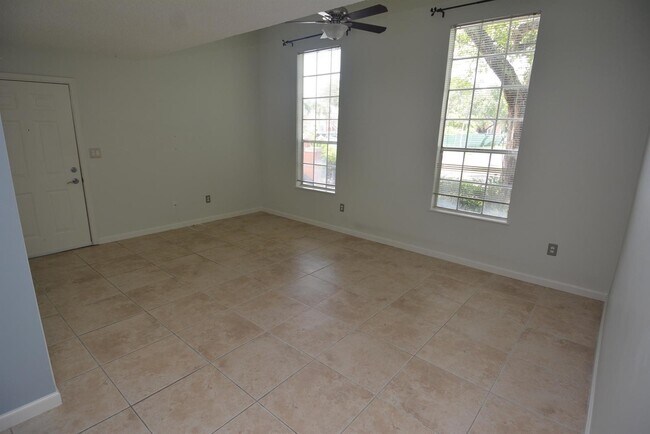 Foto del edificio - 1285 Crystal Way