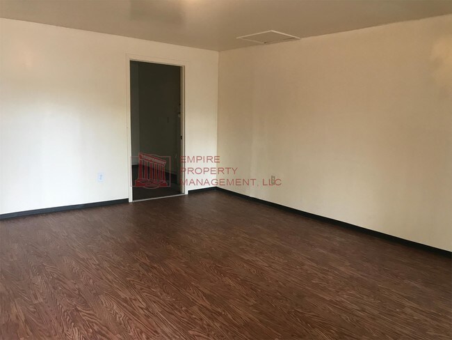 Foto del edificio - 1275-1275 Acorn Park St