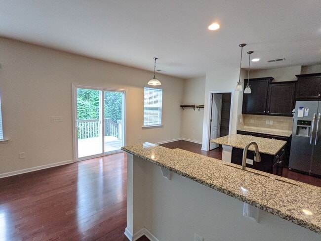 Building Photo - Mooresville with Fenced Yard on Cul De Sac
