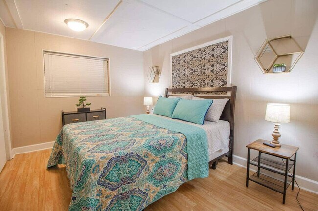 Foto del edificio - 1324 Catalpa Ln