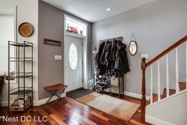 Building Photo - 2 br, 3 bath House - 301 R St NW Unit 1