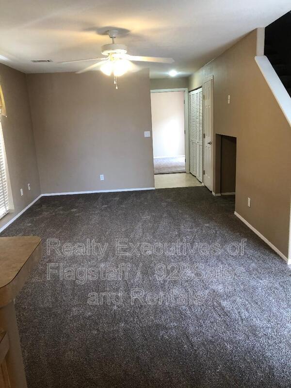 Foto del edificio - 1303 S. Mark Lane