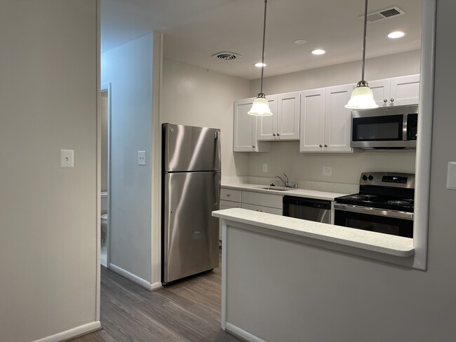 Kitchen - Skyview Apartments