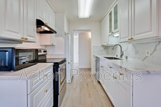 Building Photo - 255 S Rengstorff Ave