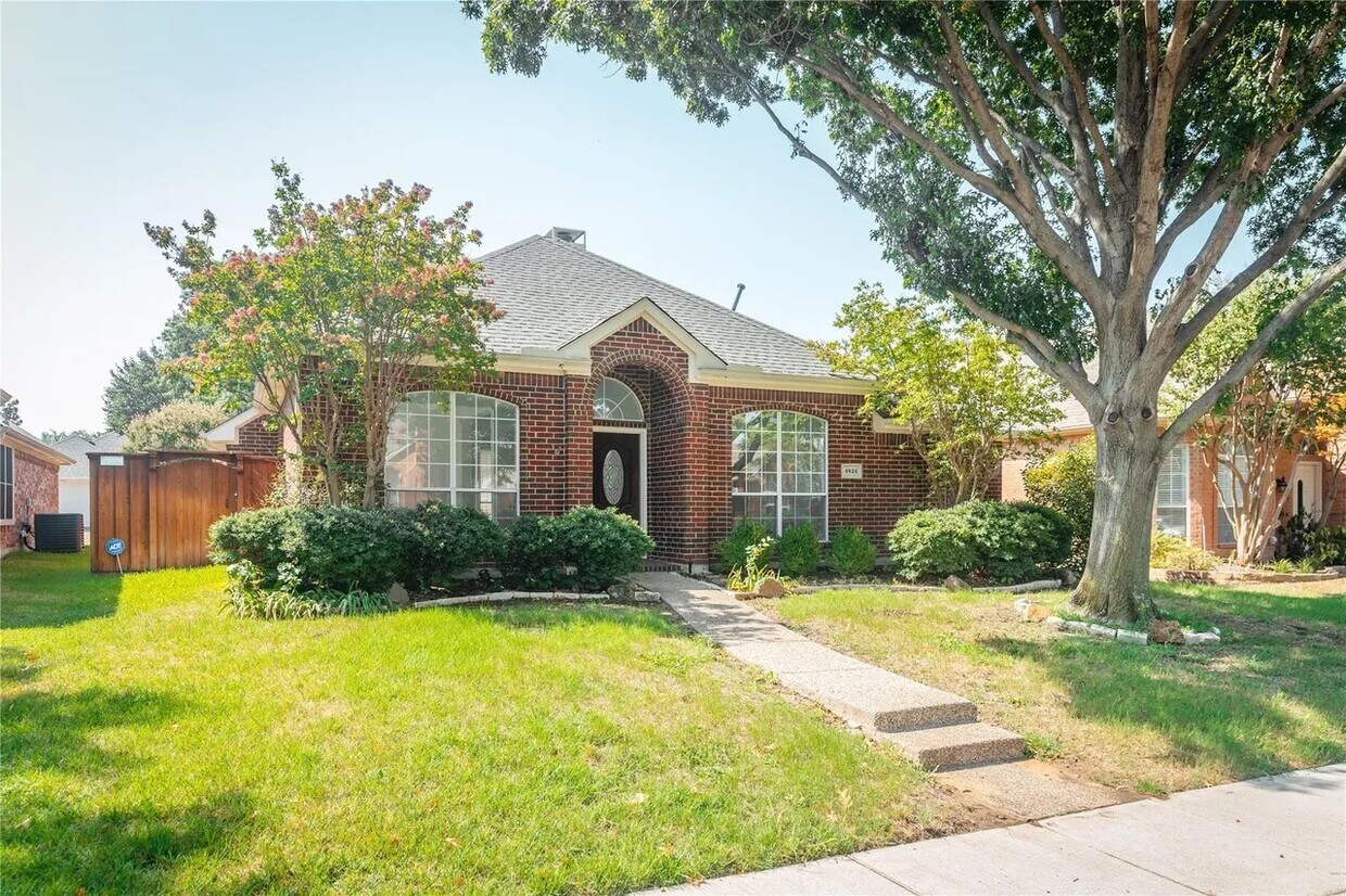 Foto principal - 4824 Holly Berry Dr