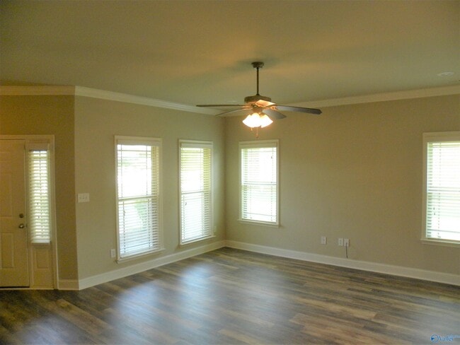 Foto del edificio - 153 Fields Pond Dr