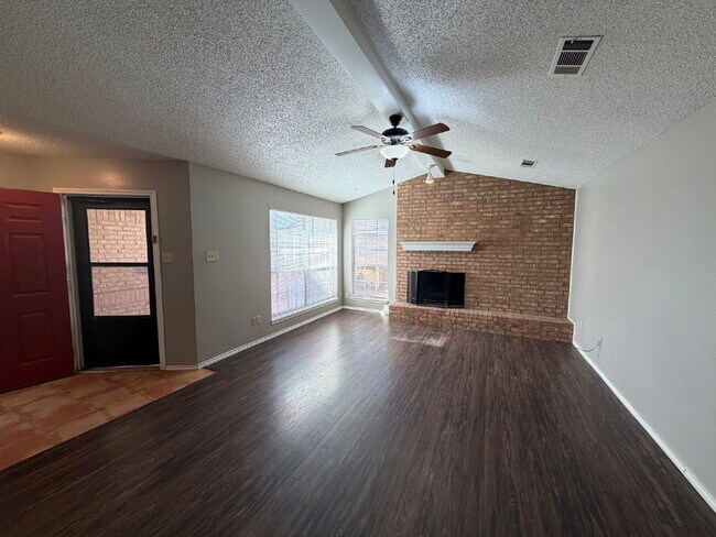 Foto del edificio - Home Located In Shadow Hills & Frenship School District!