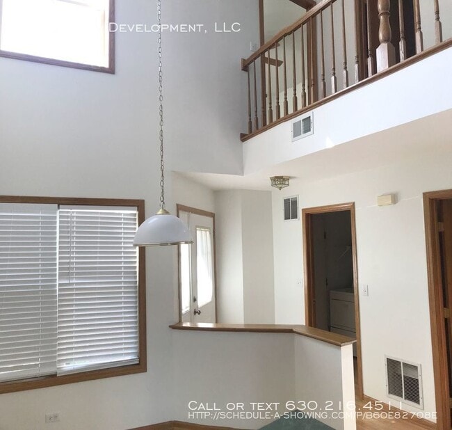 Building Photo - 1686 Mansfield Ct