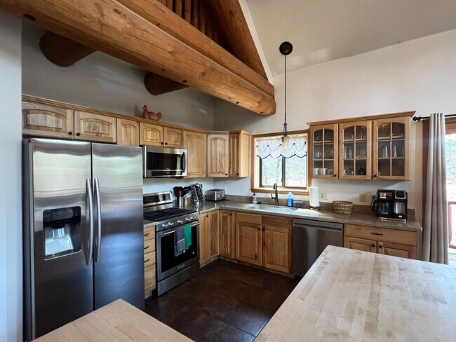Foto del edificio - 3 Bedroom, 2.5 Bath Mountain Home on 1 Acre