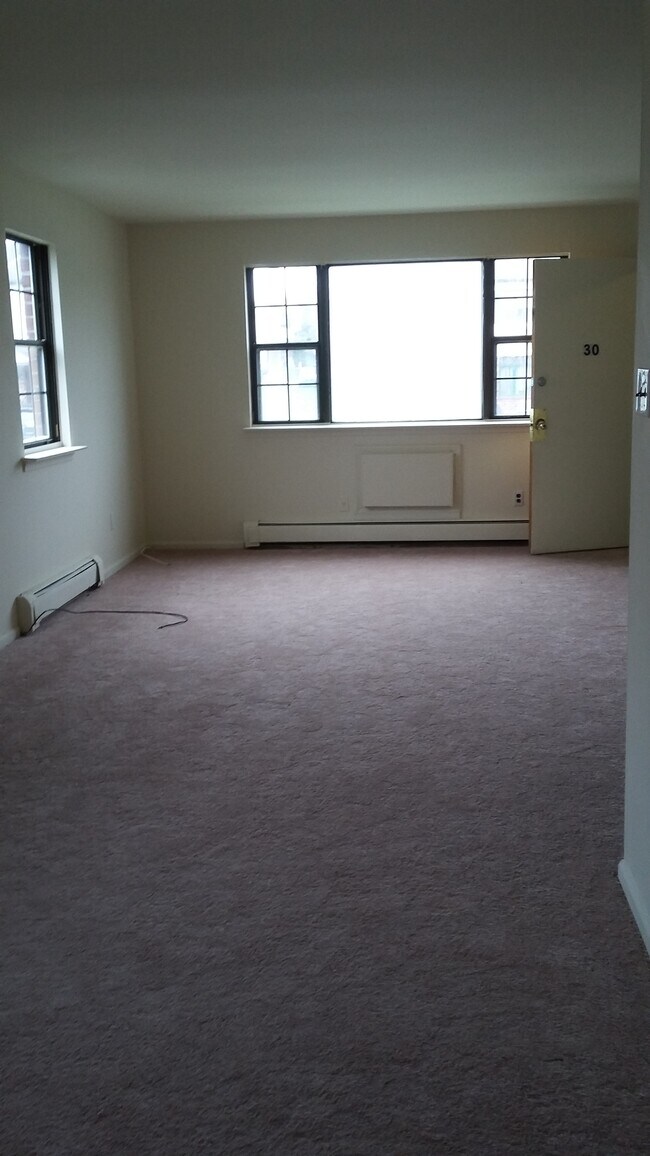 Foto del edificio - 30 Thomas Rd