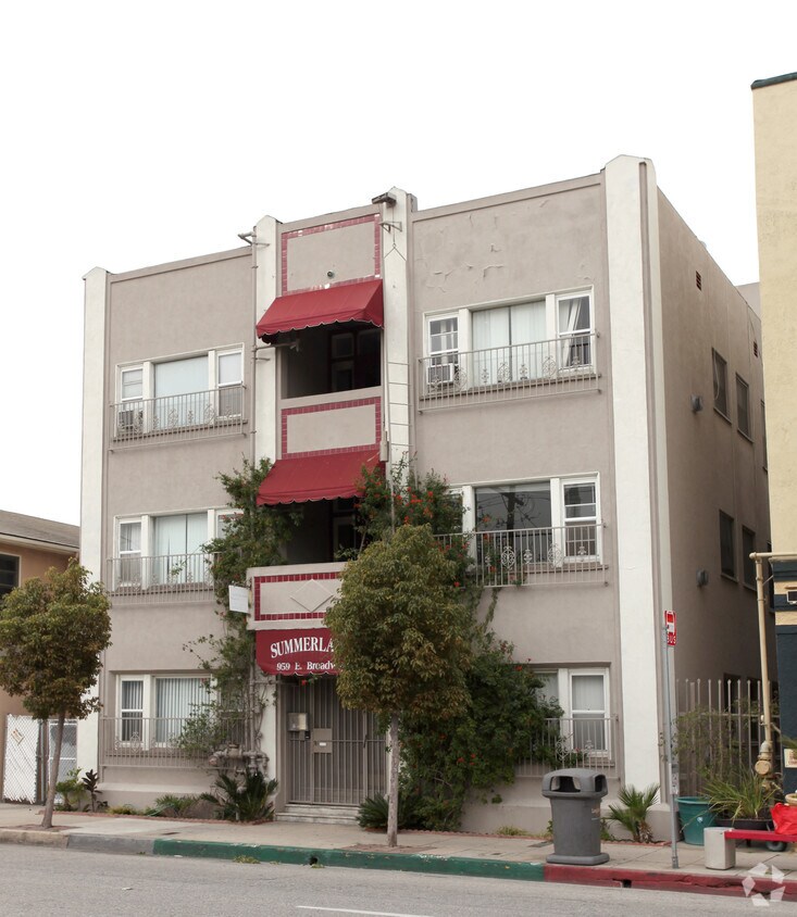 Building Photo - 959 E Broadway