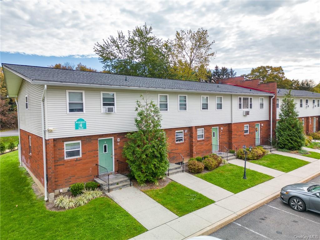 Primary Photo - 27 Orchard Hill Cir