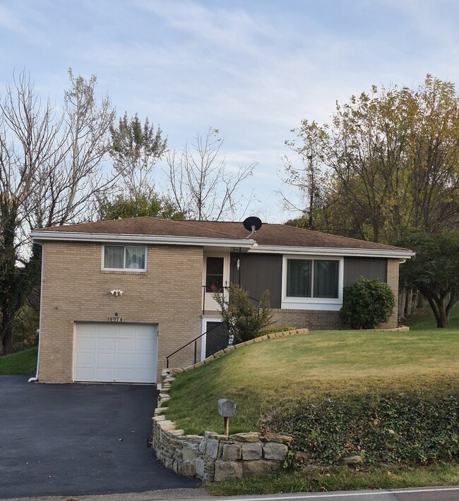 Building Photo - 4974 PA-982