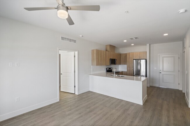 Foto del edificio - Emberwood - 55+ Affordable Apartments