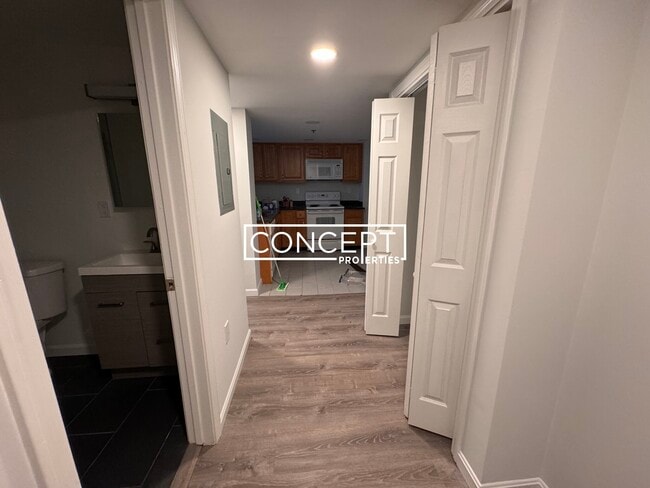 Building Photo - 24 Queensberry St