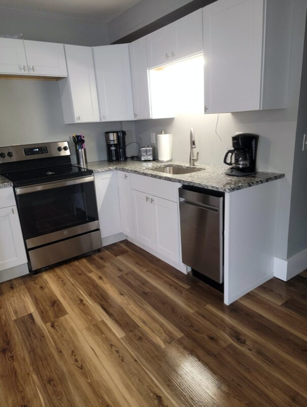 14 Pierce St Unit F, Dover, NH 03820 Room for Rent in Dover, NH