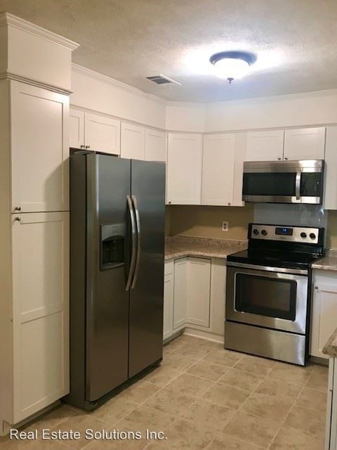 Building Photo - 3 br, 2 bath House - 5068 Raintree Dr