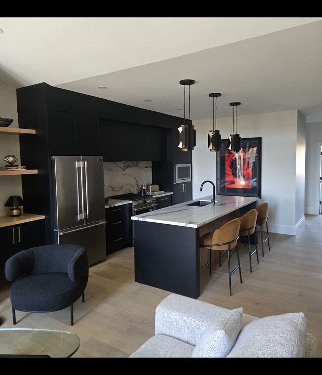 Photo du bâtiment - 1924-126A 26a St SW