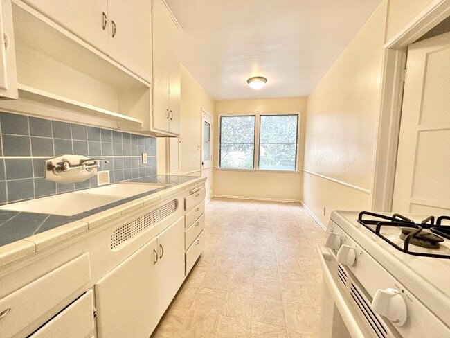 Building Photo - 8262 Blackburn Ave