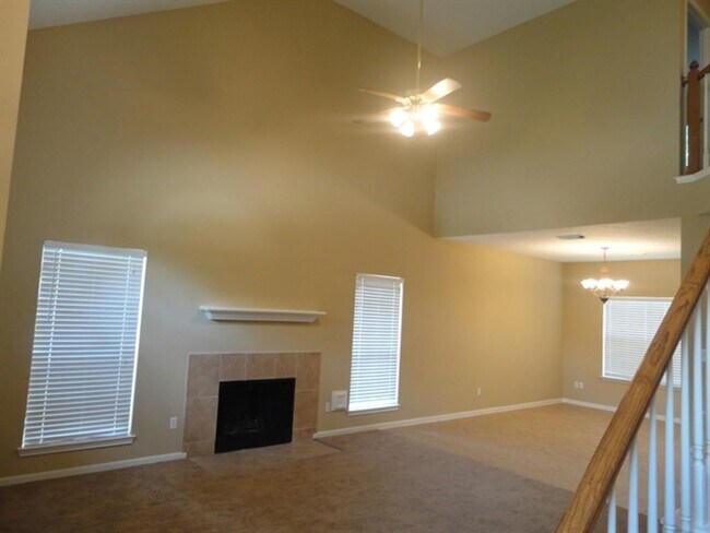 Building Photo - 3002 Killdeer Ln