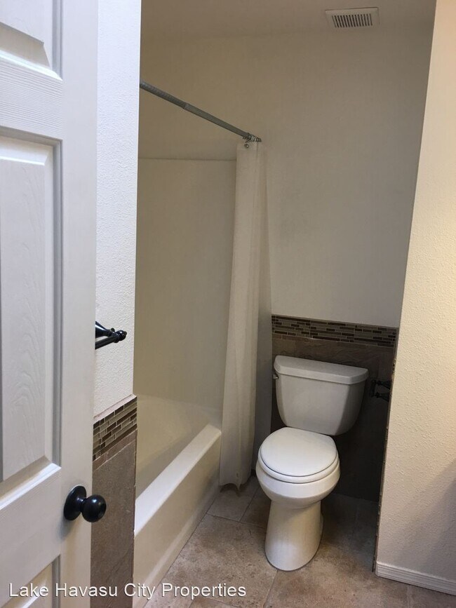Building Photo - 3 br, 2 bath House - 3040 Chemehuevi Blvd