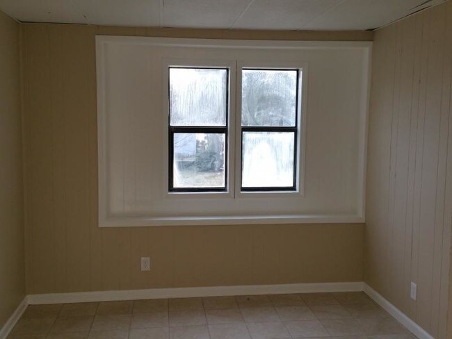 Foto del edificio - 207 Reynolds Street *Utilities Included*
