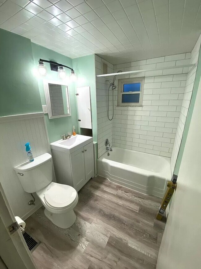 Foto del edificio - Newly Updated Townhouse in Mt. Washington ...
