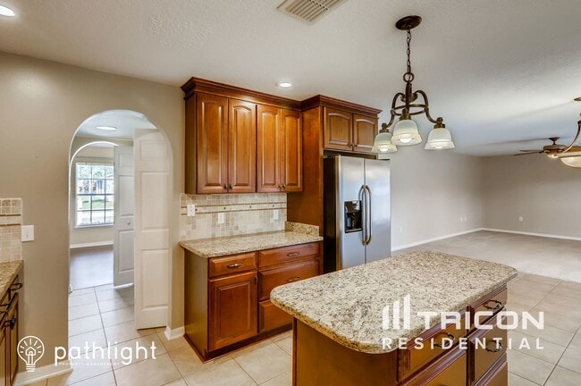 Building Photo - 546 Granite Cir