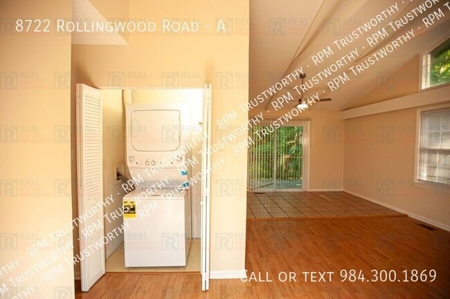 Foto del edificio - 8722 Rollingwood Rd