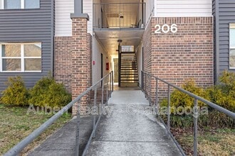 Building Photo - 200 Eveningside Dr
