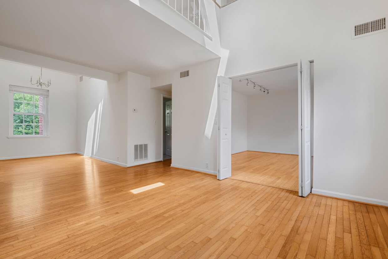 Primary Photo - 3450 39th St NW