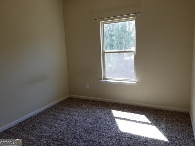 Foto del edificio - 609 Oakside Pl