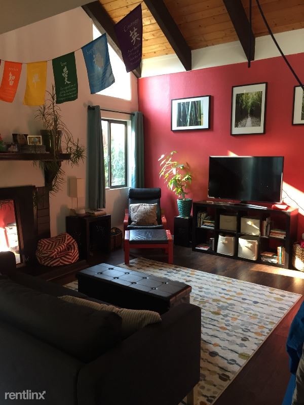 575 Hobson St, CA 93514 Condo for Rent in CA