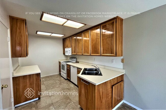 Building Photo - 3020 Twin Creeks Ln