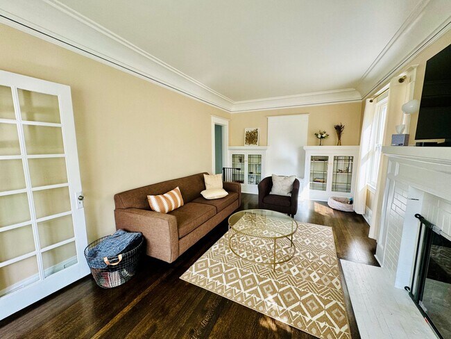 Building Photo - Spectacular 3Bd/ 1.5Ba Home in the Portlan...